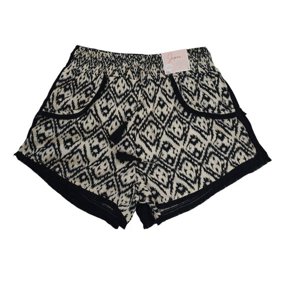 Set of 2 black japa and ikat print rayon shorts with elastic waist for women M - Picture 2 of 10